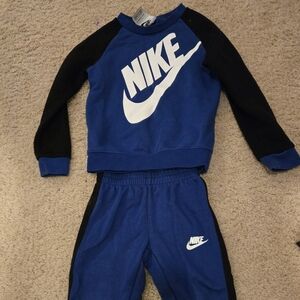 EUC nike toddler sweatsuiy